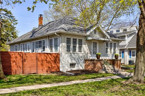 1228 5th St, Nevada, IA 50201