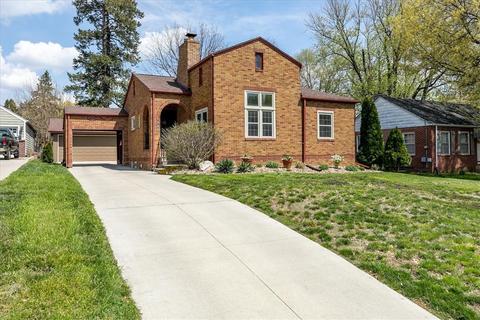 1329 Creston Ave, Des Moines, IA 50315