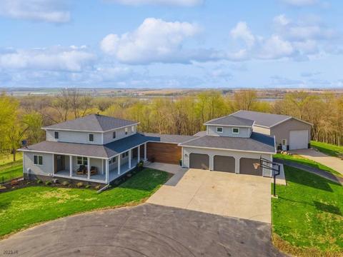 320 College Ave, Colfax, IA 50054