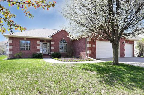 6708 Bramwell Ct, Johnston, IA 50131