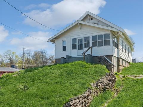 2305 SW 9th St, Des Moines, IA 50315