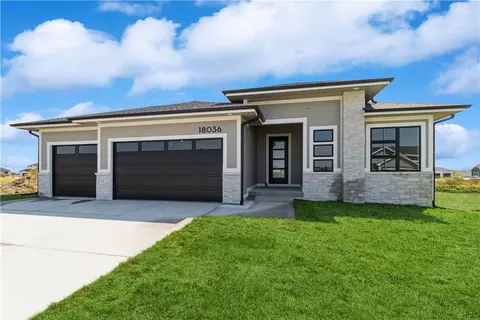 18036 Townsend Dr, Clive, IA 50325