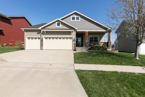 9725 Hazelwood Ave, Johnston, IA 50131