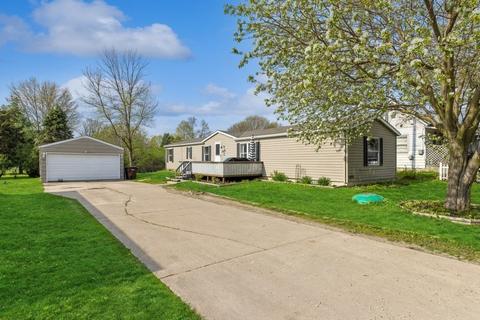 201 E South St, Prairie City, IA 50228