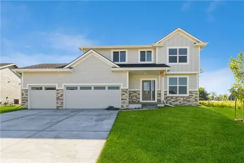 2865 SE Florence Dr, Waukee, IA 50263