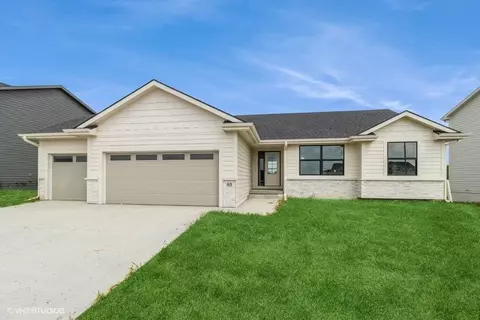 65 NW Valleyview Dr, Waukee, IA 50263