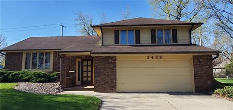 2423 Warford St, Perry, IA 50220