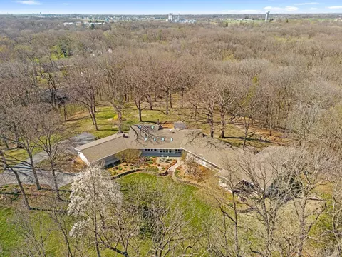 2601 Oakwood Rd, Ames, IA 50014