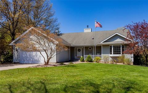 36804 Meadowbrook Cir, Cumming, IA 50061