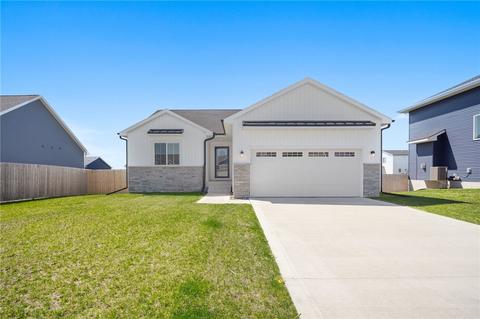 706 18th St SE, Altoona, IA 50009