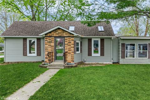 501 SEwing St, Grimes, IA 50111