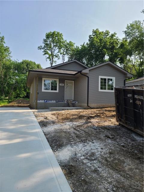 1005 Carrie Ave, Des Moines, IA 50315