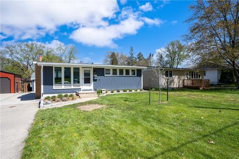 3903 43rd St, Des Moines, IA 50310