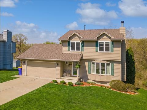605 Brookwood Dr, Indianola, IA 50125