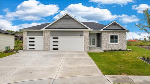 25 Ford Ln, Waukee, IA 50263