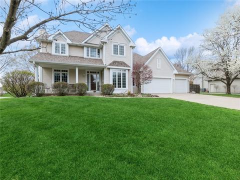 14932 Lakeview Dr, Clive, IA 50325