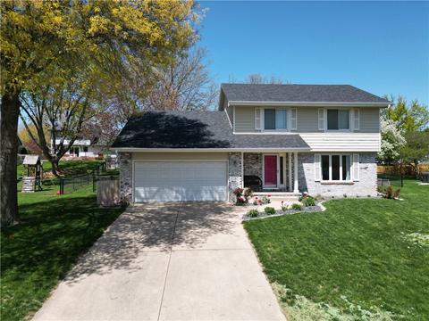 2705 Elm St, West Des Moines, IA 50265