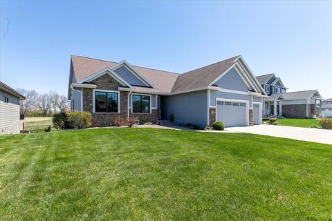 17398 Berkshire Pkwy, Clive, IA 50325