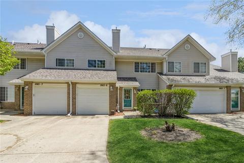 1065 68th St #6, West Des Moines, IA 50266