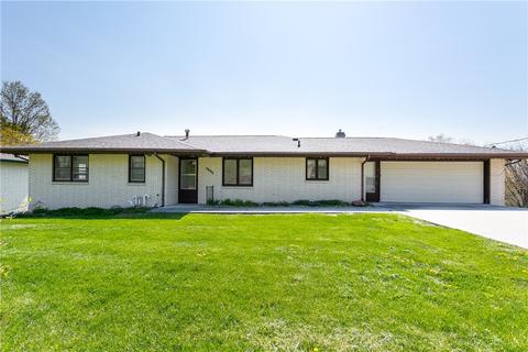 6690 NW Timberline Dr, Des Moines, IA 50313