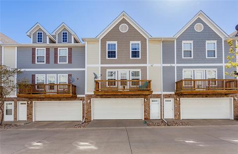 1143 Blackstone Ln, Pleasant Hill, IA 50327