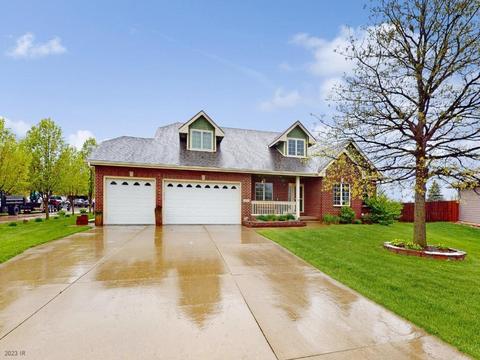 1022 4th Ave NW, Altoona, IA 50009