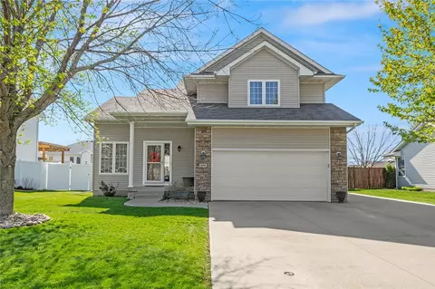 800 SE Bobwhite Ln, Waukee, IA 50263
