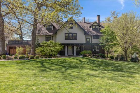 2814 Forest Dr, Des Moines, IA 50312