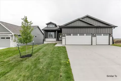 18053 Alpine Dr, Clive, IA 50325