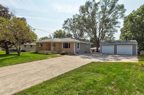 3408 Elm Dr, Urbandale, IA 50322