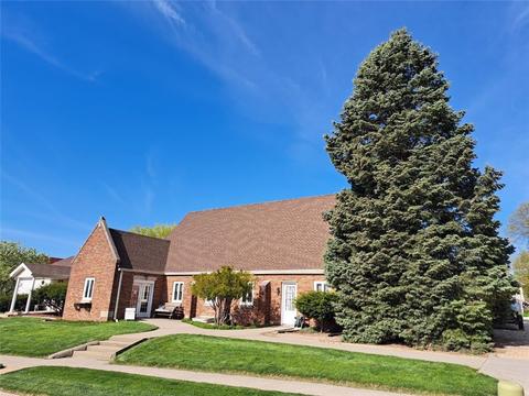 218 S 2nd Ave, Winterset, IA 50273