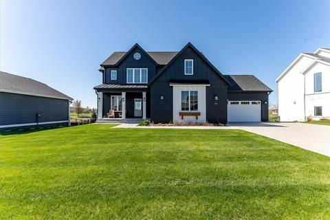 709 NW Reinhart Dr, Ankeny, IA 50023