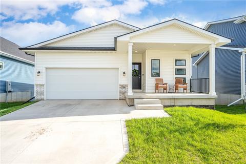 1706 Howard Dr, Norwalk, IA 50211