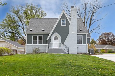 715 S 7th Ave W, Newton, IA 50208