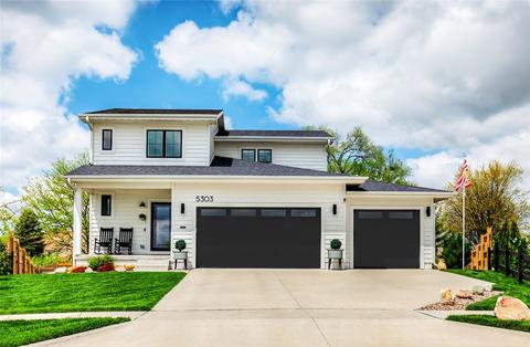 5303 Brook Landing Cir, Des Moines, IA 50317