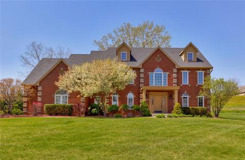 1641 Burr Oaks Dr, West Des Moines, IA 50266