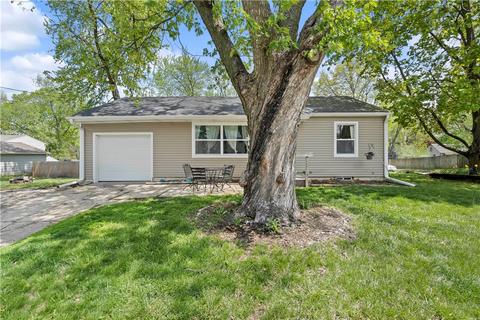 4003 68th St, Urbandale, IA 50322