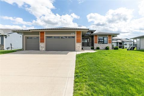 208 33rd St SE, Altoona, IA 50009