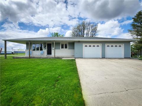 220 N 6th St, Mccallsburg, IA 50154