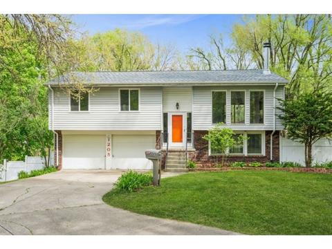 1205 19th St, West Des Moines, IA 50265
