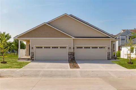 865 Sawgrass Dr, Norwalk, IA 50211
