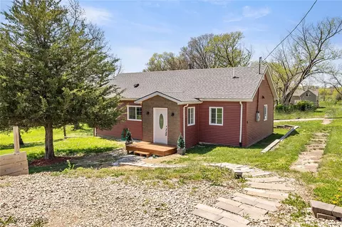 2033 2nd St, Spring Hill, IA 50125