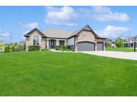 16003 Winston Ct, Urbandale, IA 50323