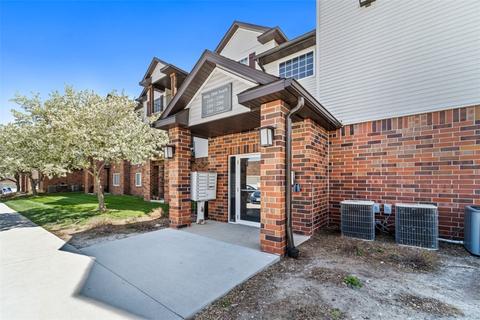 6440 Ep True Pkwy #2102, West Des Moines, IA 50266