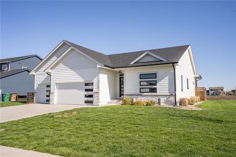 325 31st St SE, Altoona, IA 50009