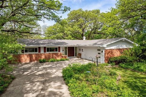 3925 Hillcrest Dr, Des Moines, IA 50310