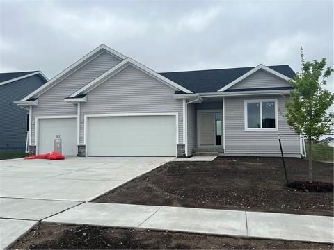 10049 Powell Ave, Johnston, IA 50131