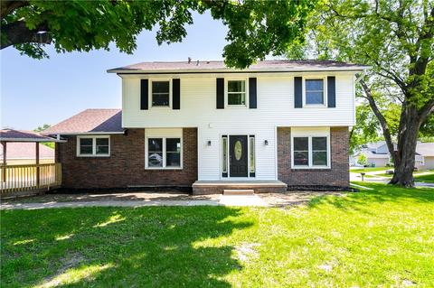 3201 89th St, Urbandale, IA 50322