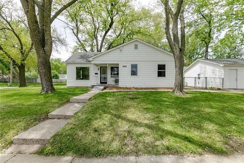 4000 40th St, Des Moines, IA 50310