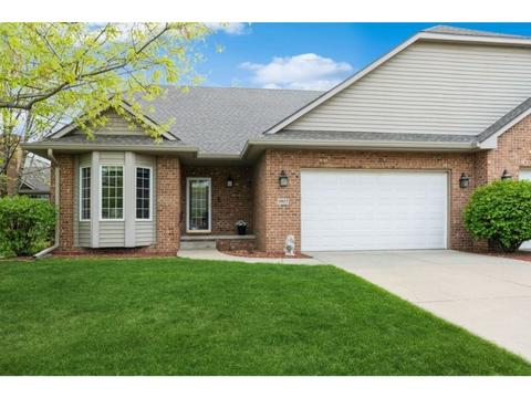 5977 Pommel Cir, West Des Moines, IA 50266